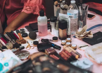 BLOG4 - המדריך המלא לאיפור מקצועי עם המאפרת רות מנדל - מגזין אופנה ישראלי - אופנה