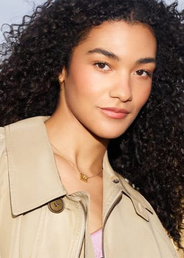 Olivia Dean Is the Face of Burberry's Newest Perfume